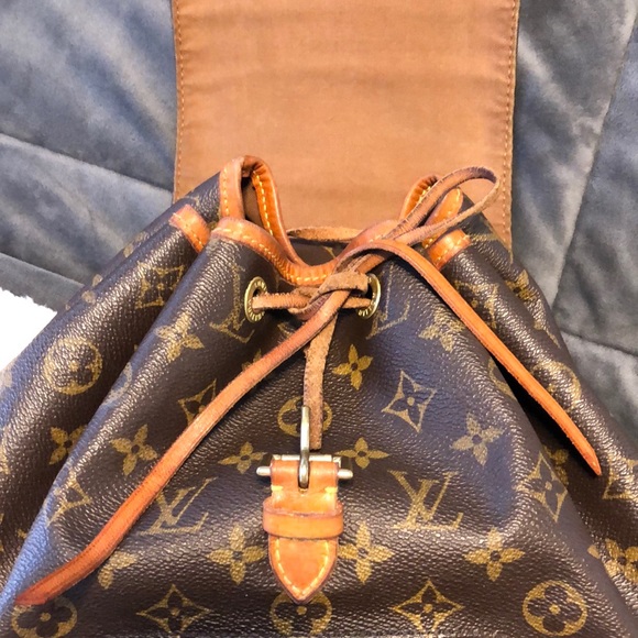Authentic LV Montsouris - Picture 4 of 8